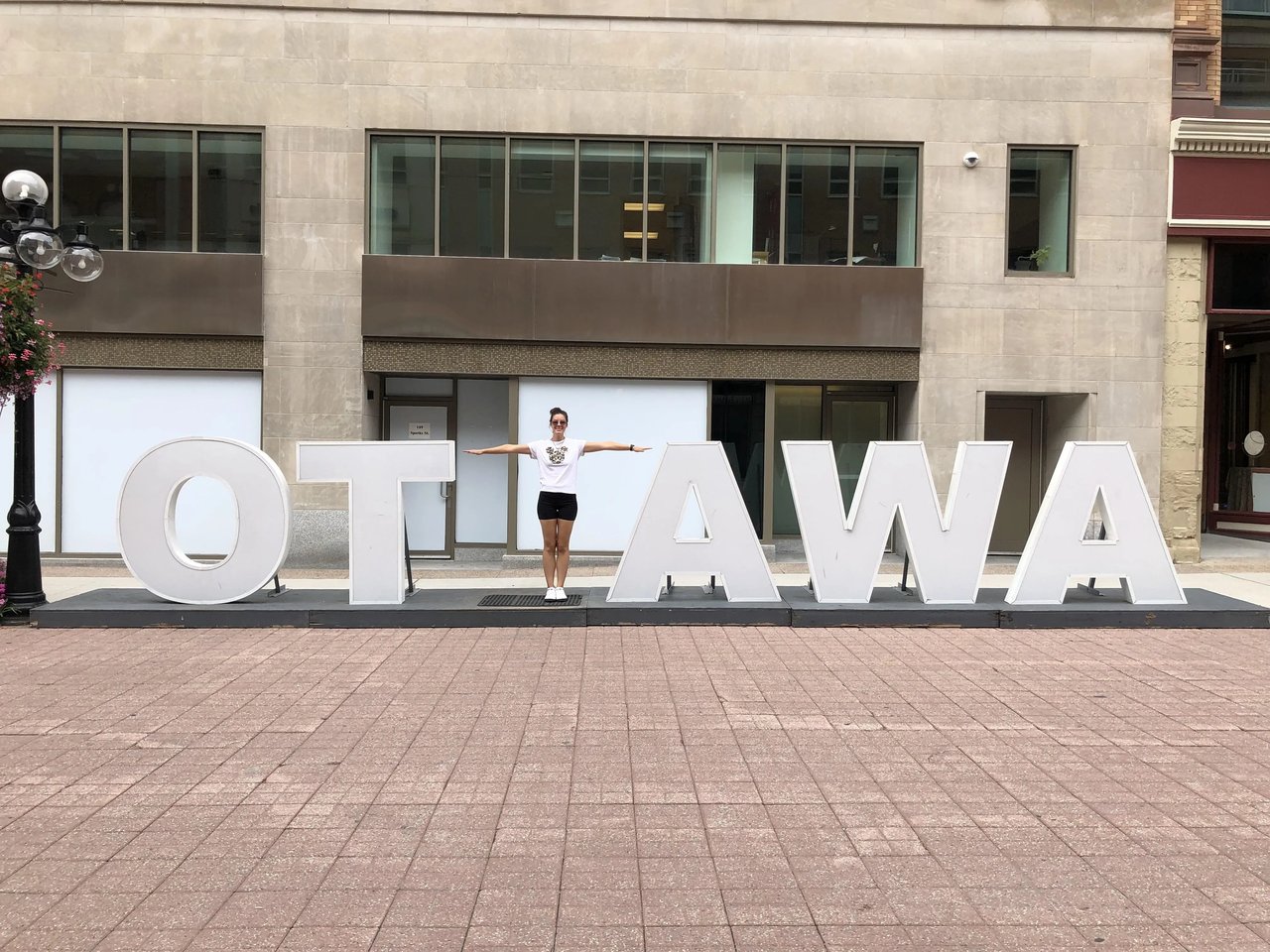 Großer Ottawa-Schriftzug in der Innenstadt, beliebte Sehenswürdigkeit Ottawas.