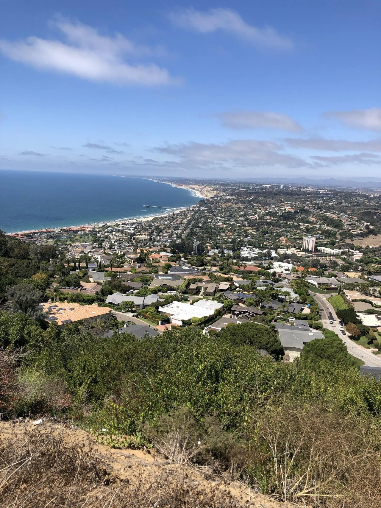 Panoramablick auf San Diego und die Küstenlinie von Mount Soledad.
